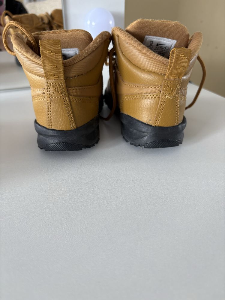 Детски боти Nike