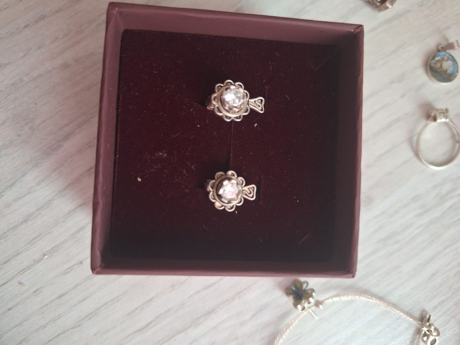 Vând bijuterii din argint