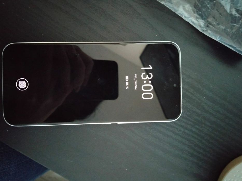 Vând sau schimb telefoane ca noi