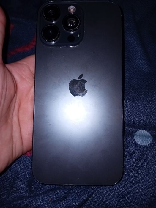 Vând iphone  pentru piese