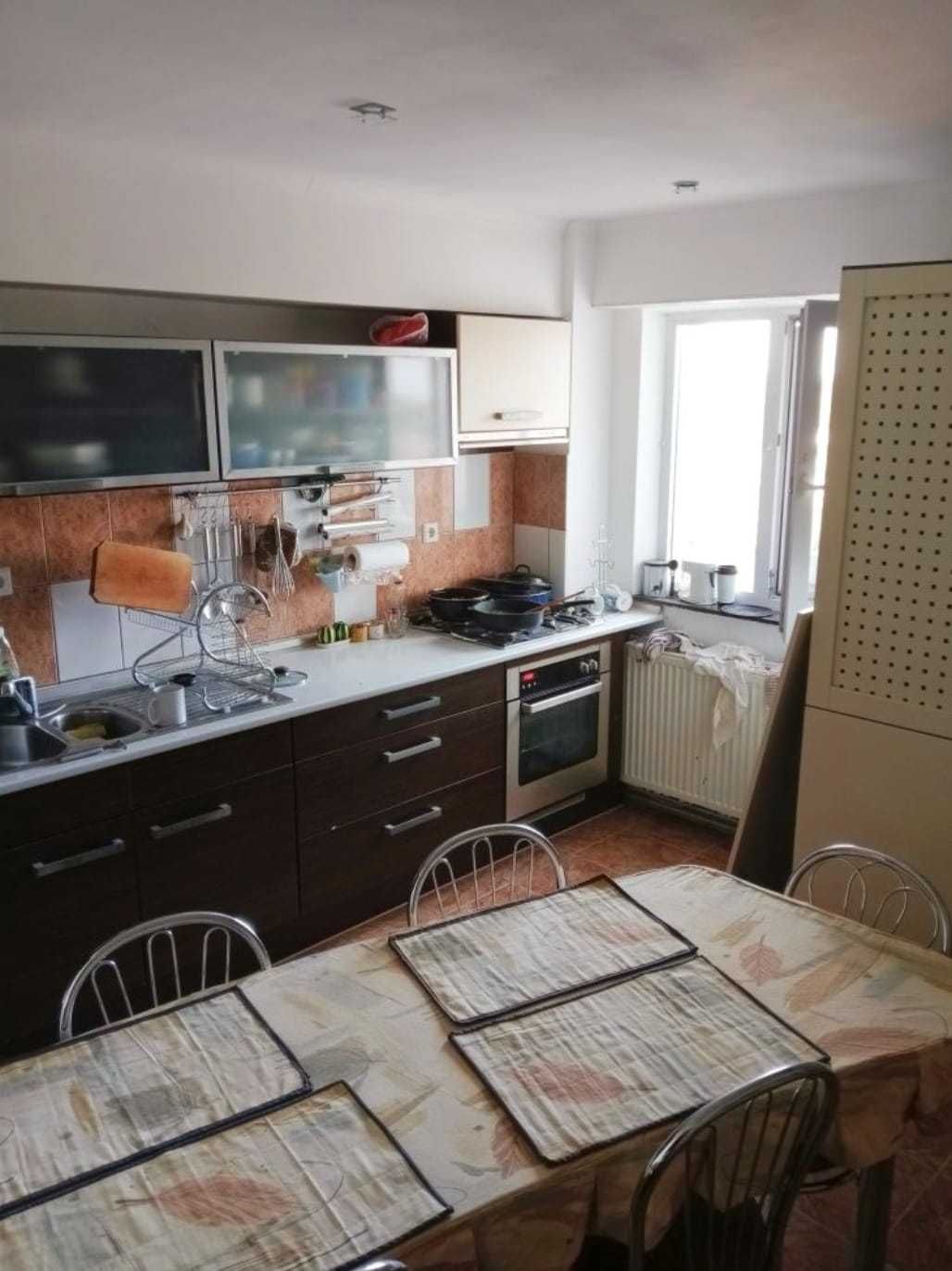 De vanzare apartament 4 camere, decomandat, 90mp, Piata Soarelui.