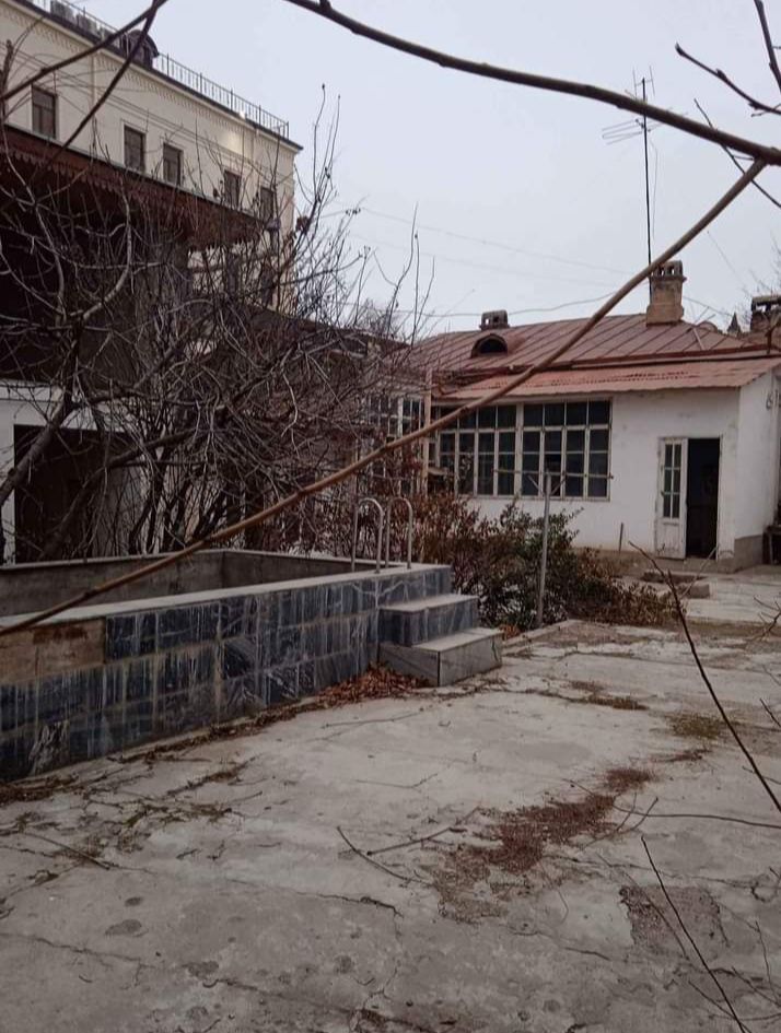 Продаётся дом под бизнес вдоль дороги