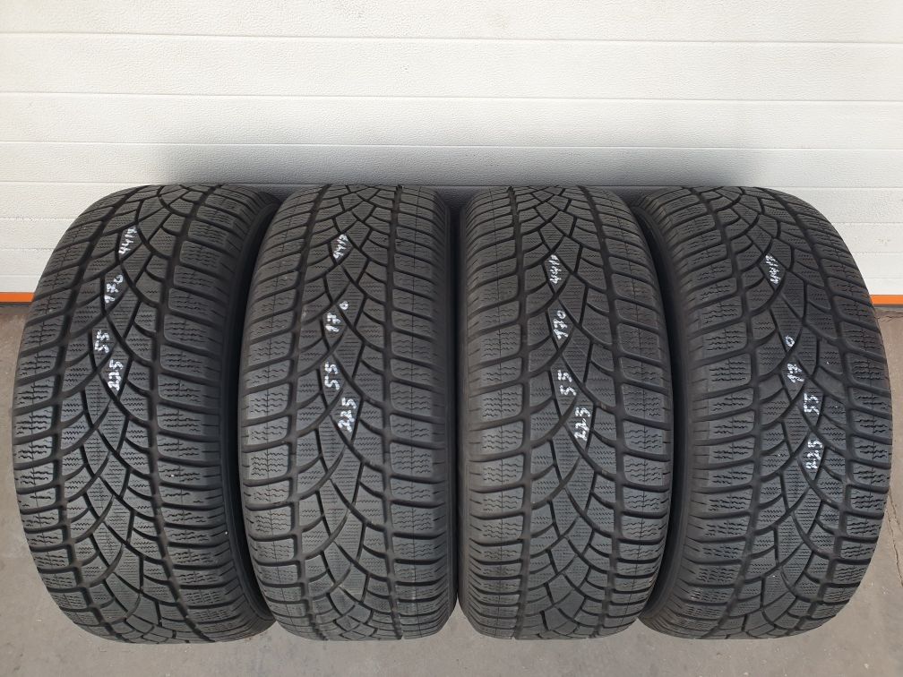 Зимни гуми 4 броя DUNLOP WinterSport 3D 225 55 R17 дот 4417