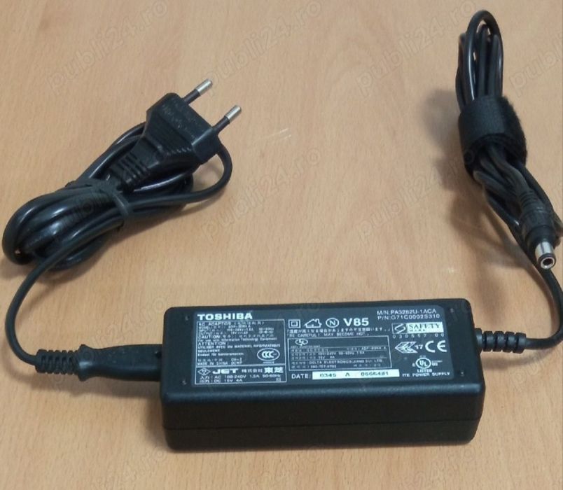 Vand 2 Alimentatoare Toshiba pentru laptop