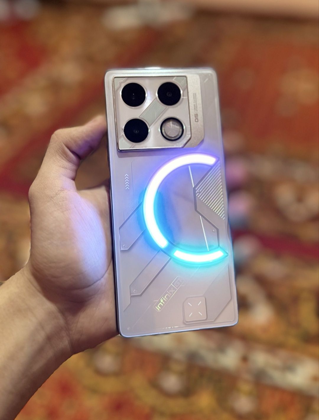 Infinix gt 20 Pro 16 ga 256 holati ideal sal qirilgan joyi bor  yonida