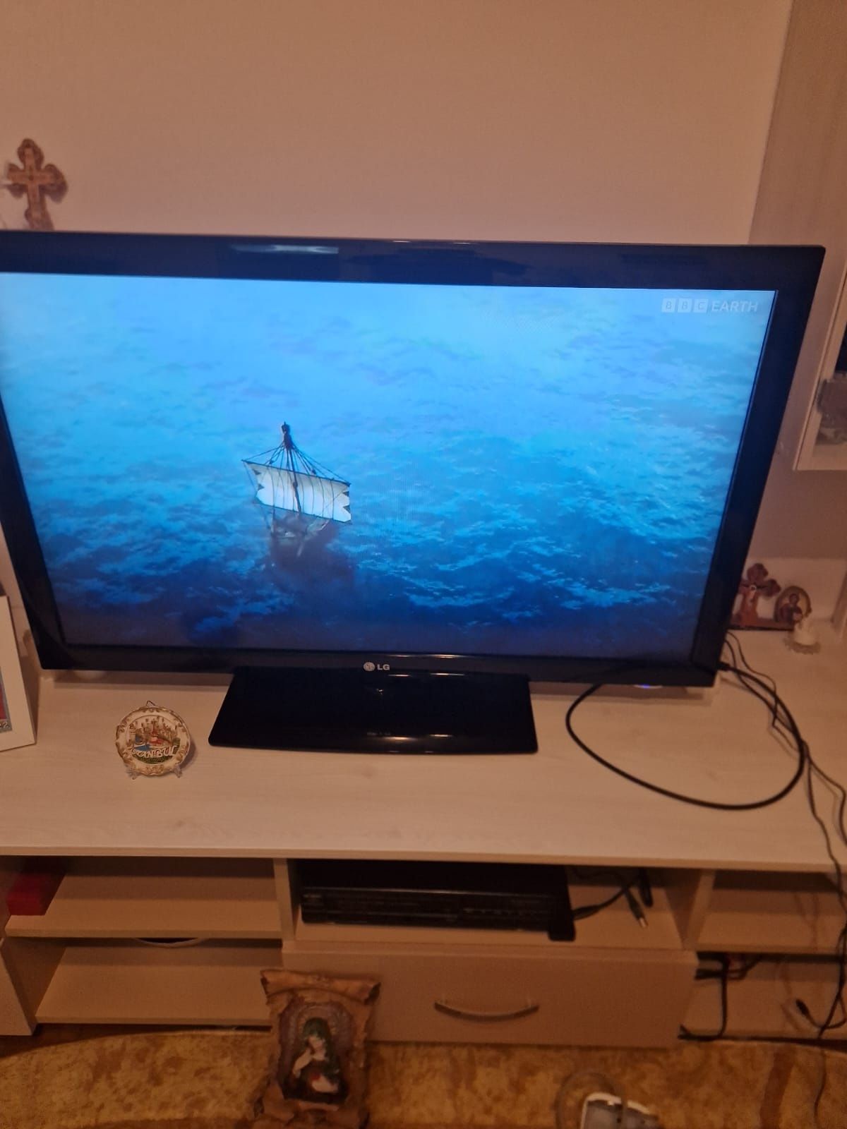 Vand tv led LG 106 cm diagonala