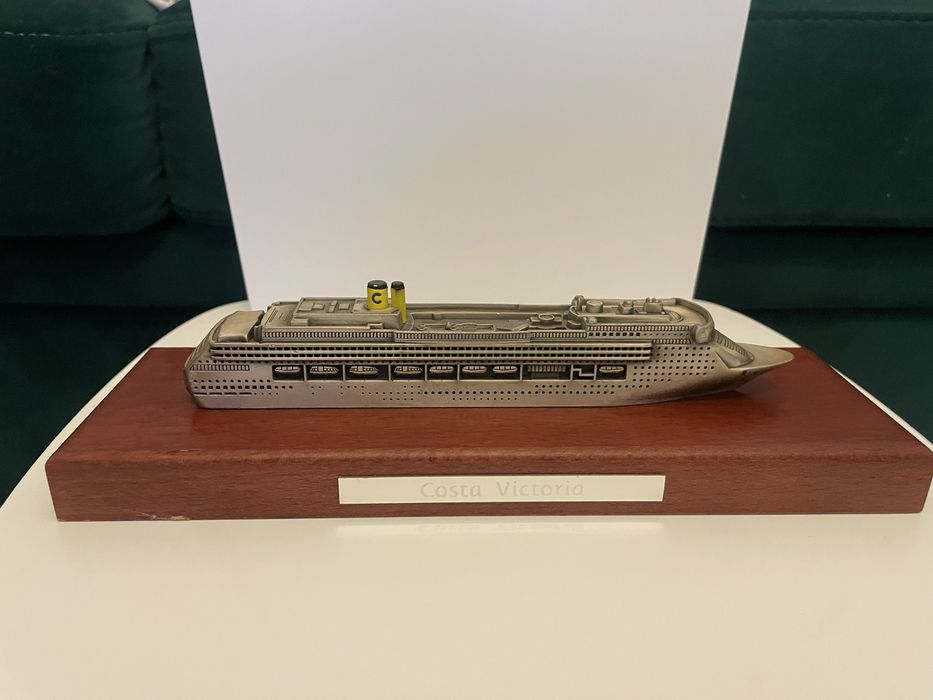 Lot de machete nave Costa