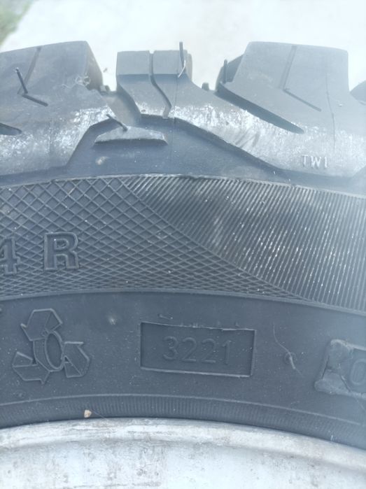 Jante+ cauciucuri all terrain 235 65 R17 5x108
Dimensiune 235 65 R17 5