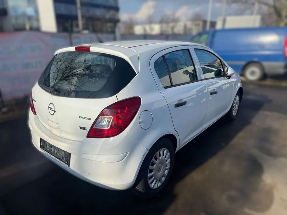 Dezmembrari / Dezmembrez OPEL CORSA D