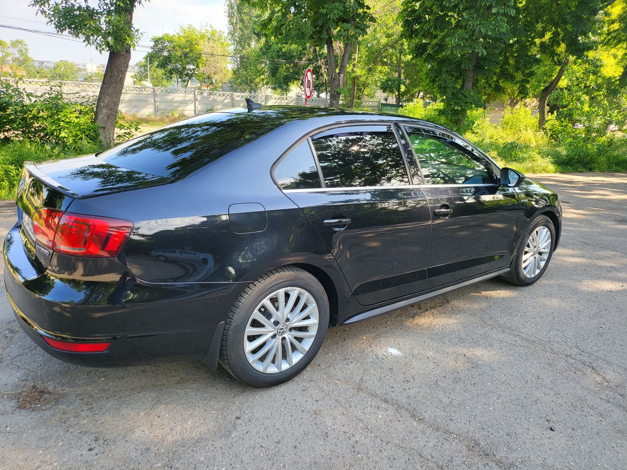 VW Jetta Hybrid  1.4 benzină