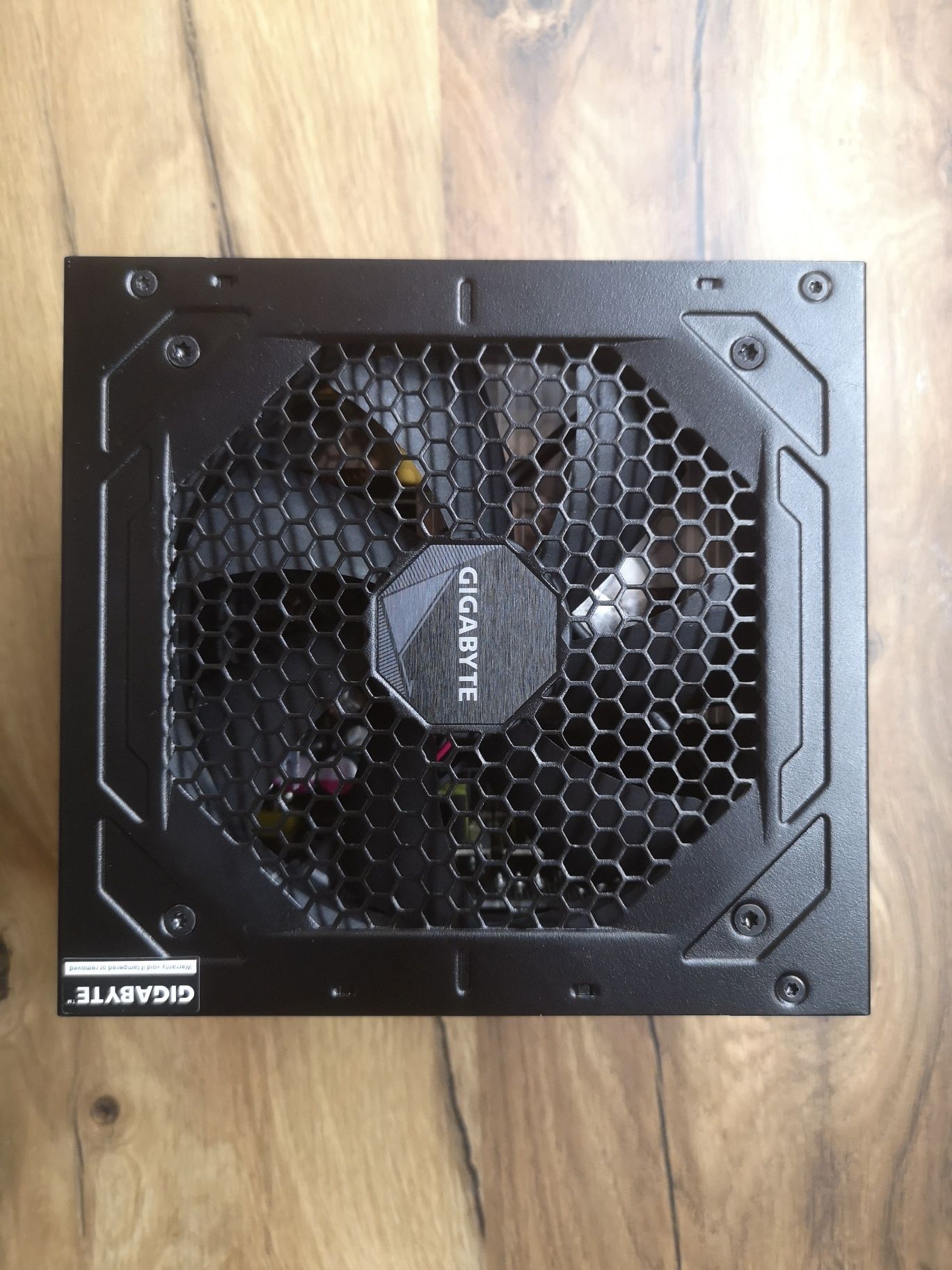Захранване Gigabyte UD750GM 750 W 80+ Gold Fully Modular ATX PSU