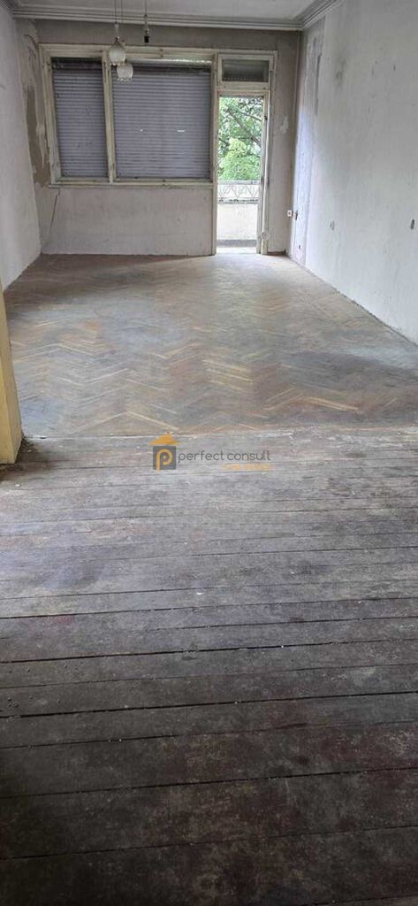 Продава се Тристаен апартамент в Пловдив, Христо Смирненски - 100 кв.м за 1850 €/кв.м - Снимка #9