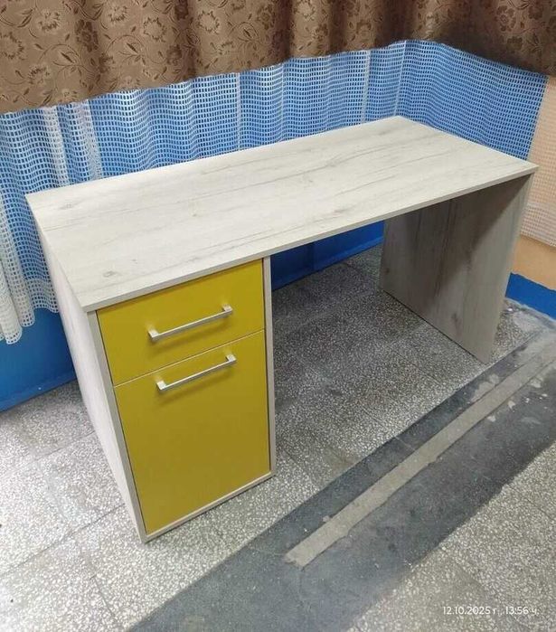 Бюро с чекмедже и шкаф с вратичка, 130см. Неразлечимо от ново