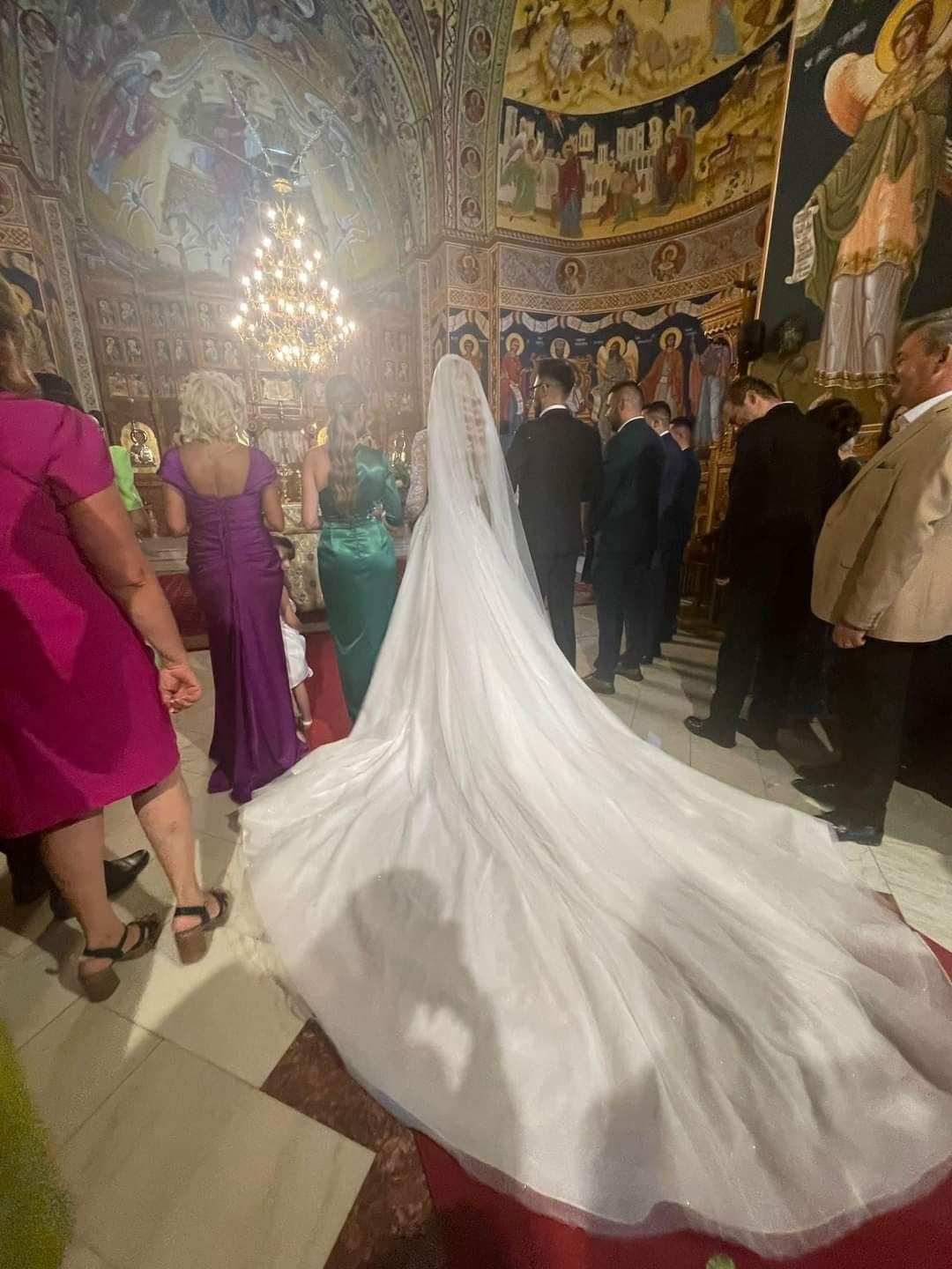 Rochie mireasă cu trena lunga