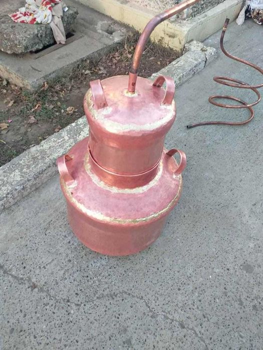 Vand Cazan de tuica din cupru (arama) de diferite modele si dimensiuni