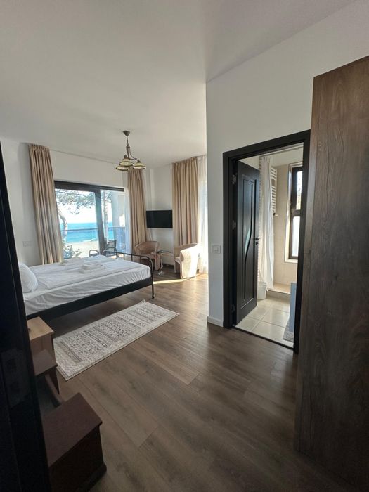 Inchiriez apartamente si garsoniere prima linie la mare utilitati incl