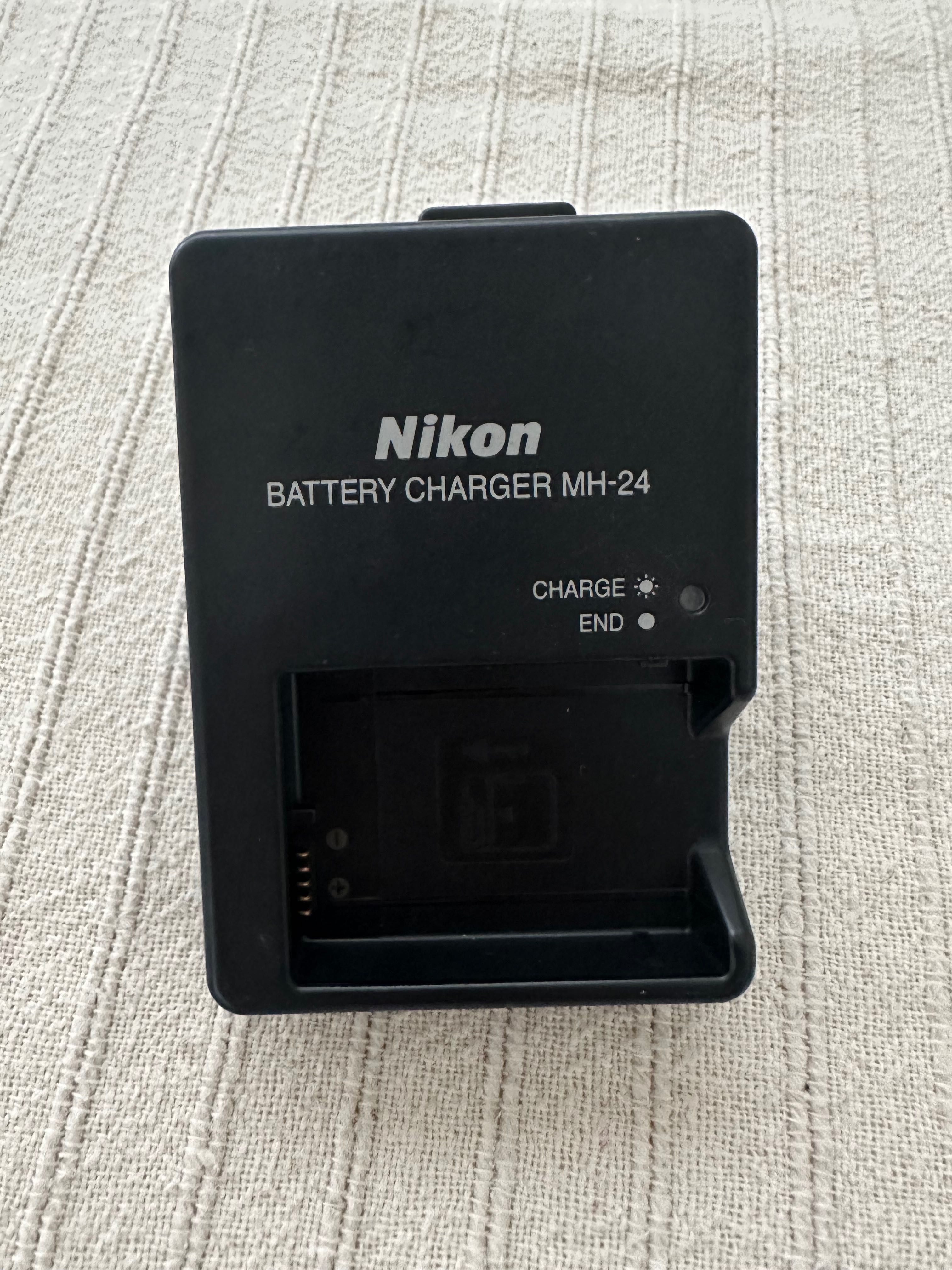 Nikon D3300 с обектив Nikkor 18-105