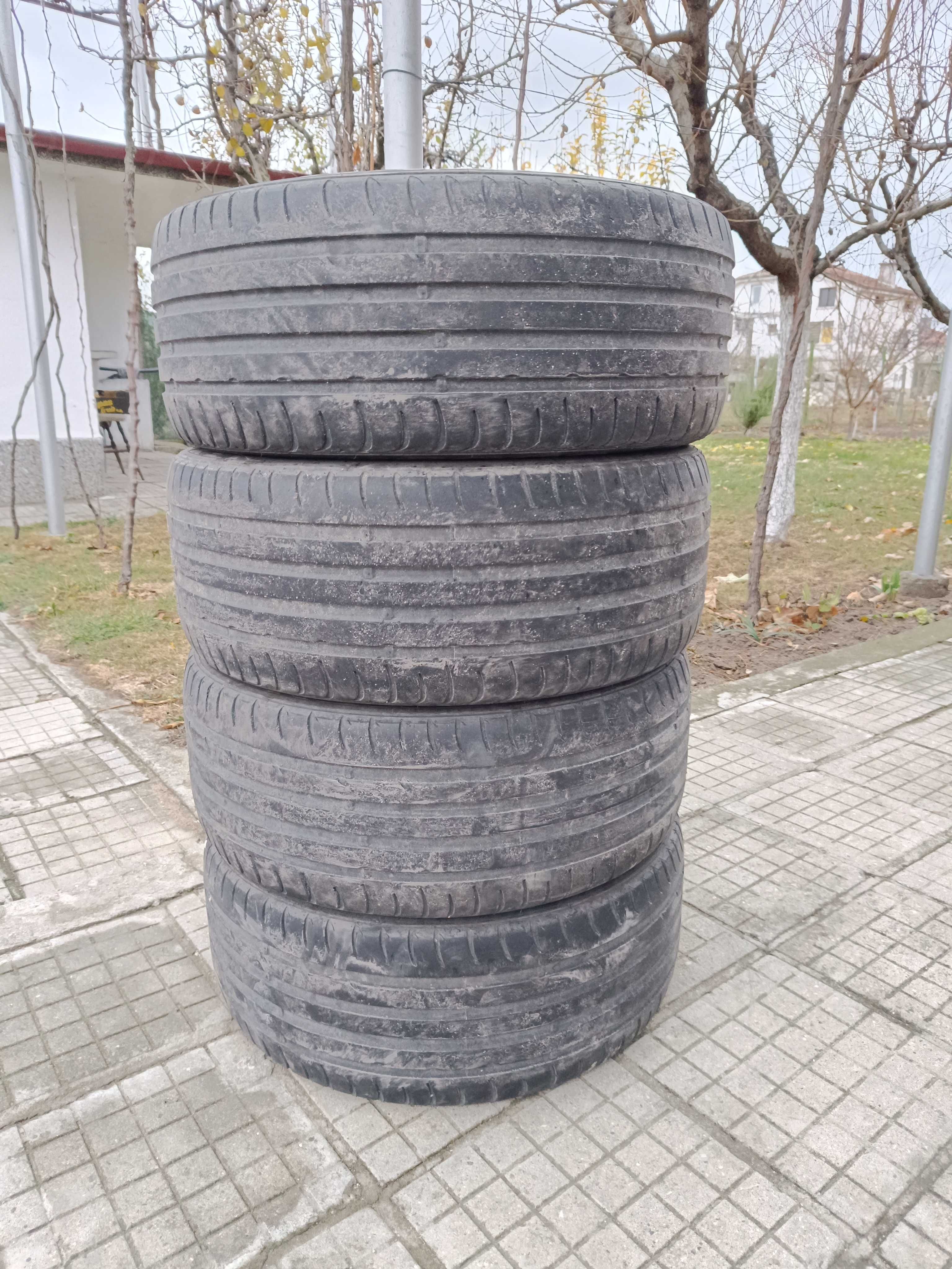 Гуми 225/45/R17 - 4 броя (30 лв. Броя)