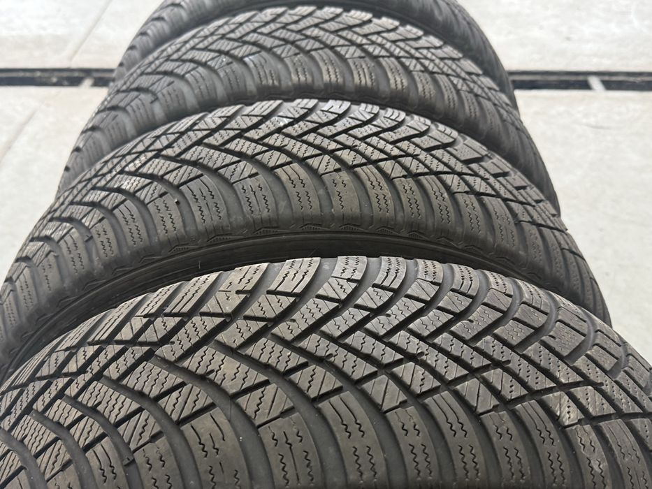 Зимни гуми 205/60/16 дот:24