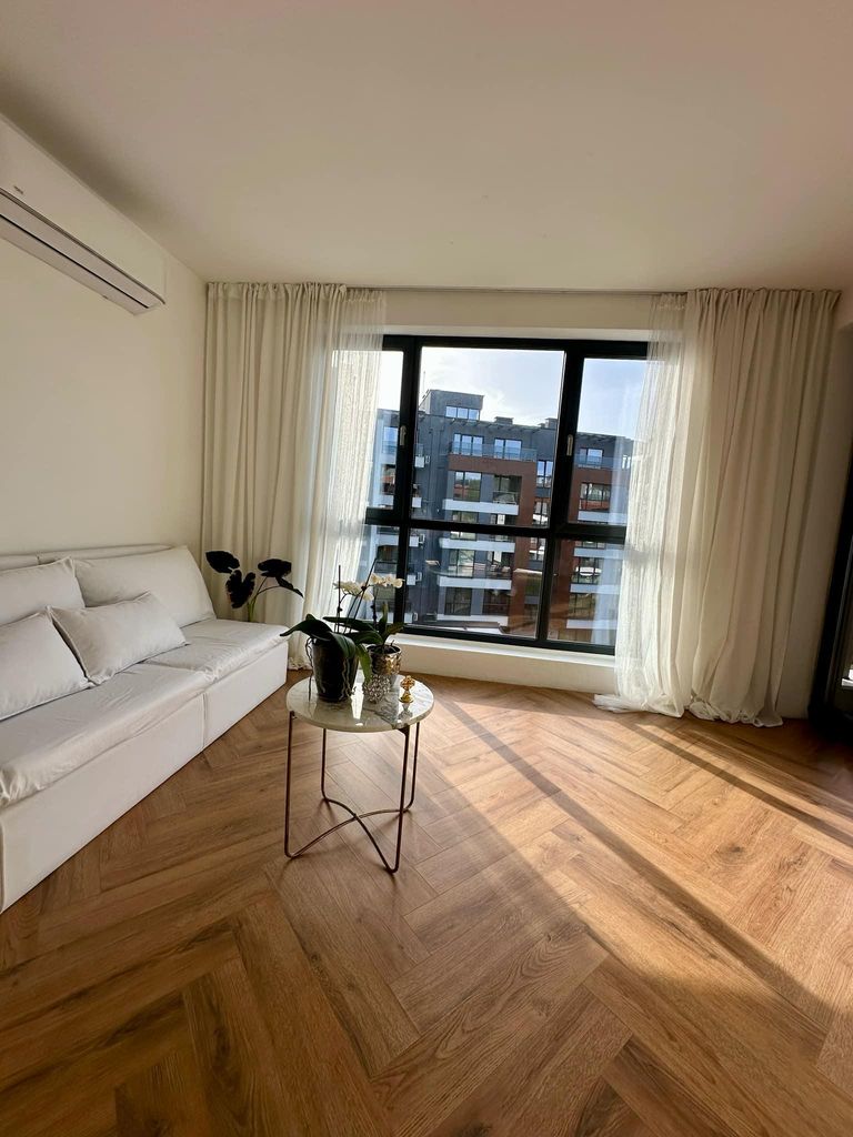 Продава се Тристаен апартамент в Перник, Център - 91 кв.м за 2198 €/кв.м - Снимка #1