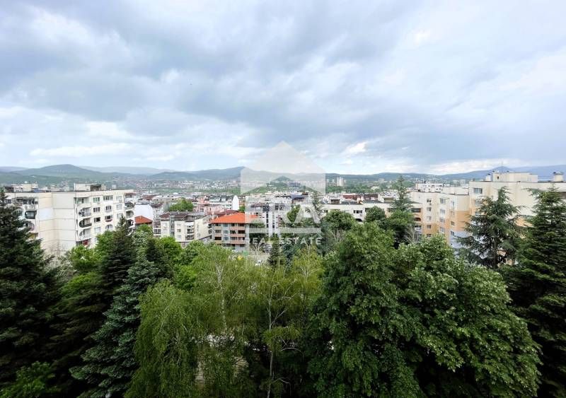 2-стаен апартамент, Възрожденци