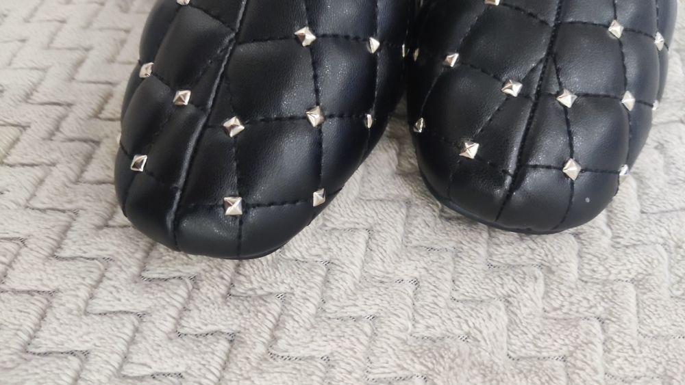 Красиви боти модел Valentino с подарък чанта Guess