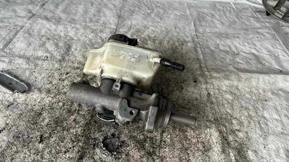 Volkswagen Jetta 6 спирачна помпа