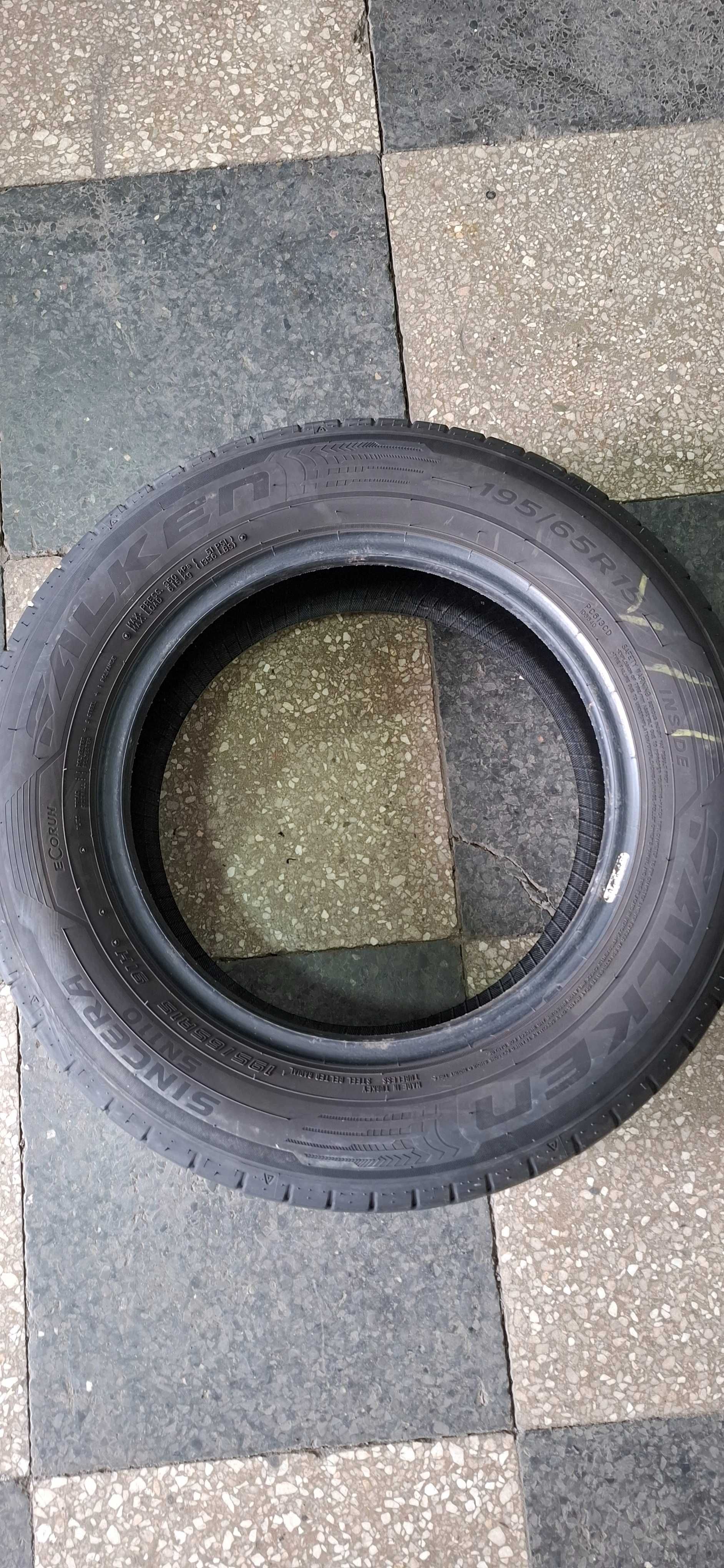 1бр. 195/65/15 Falken . 6.3mm грайфер, дот20г.Предлагаме монтаж