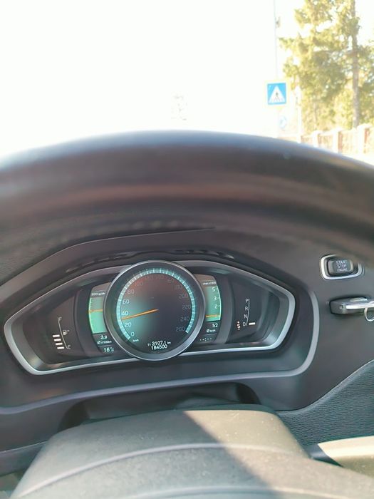 Volvo V40 D2, automat, 2014
