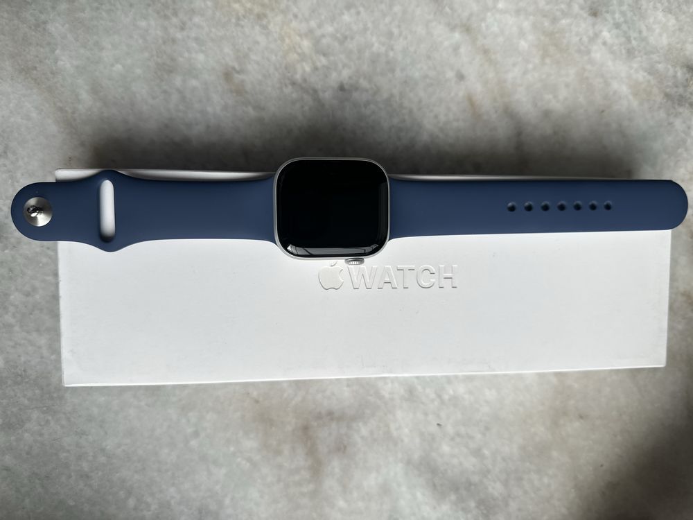 Продам Смарт-часы Apple Watch Series 10 M/L 42 мм