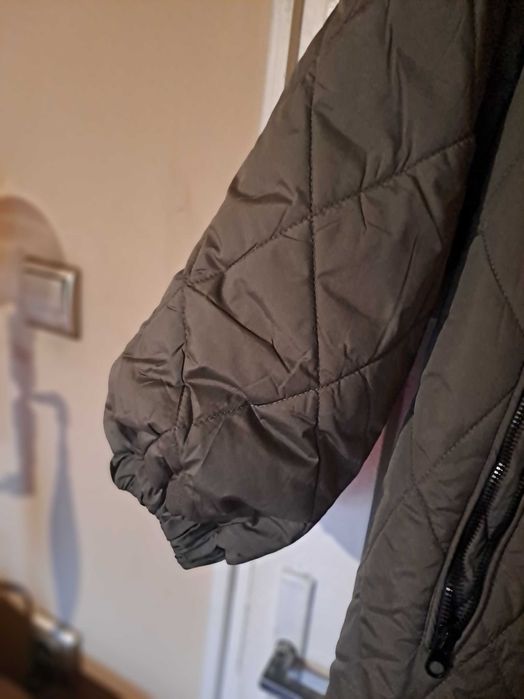 Продавам нова дамска пухенка на Zara