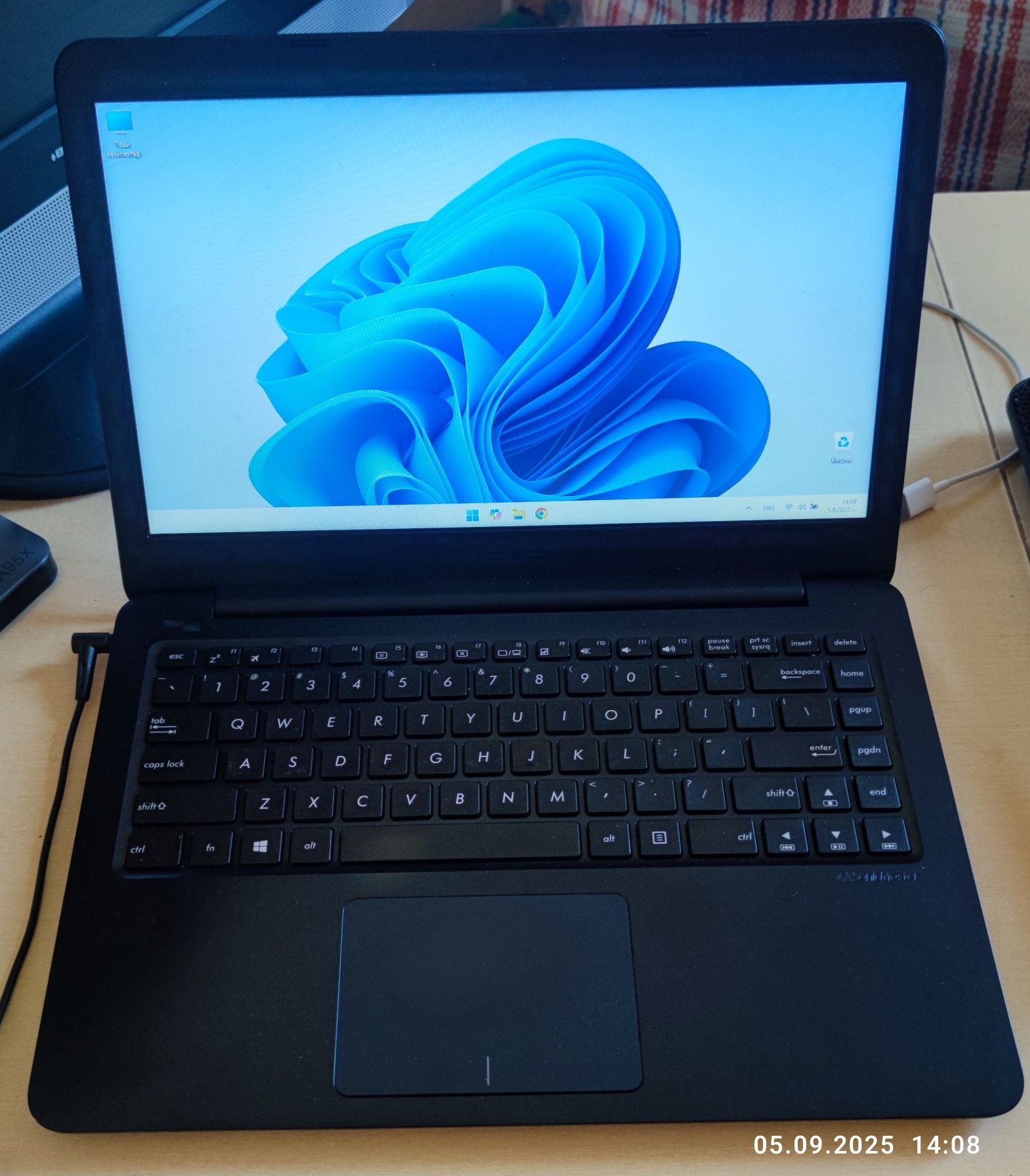 Лаптоп ASUS L402W  14"