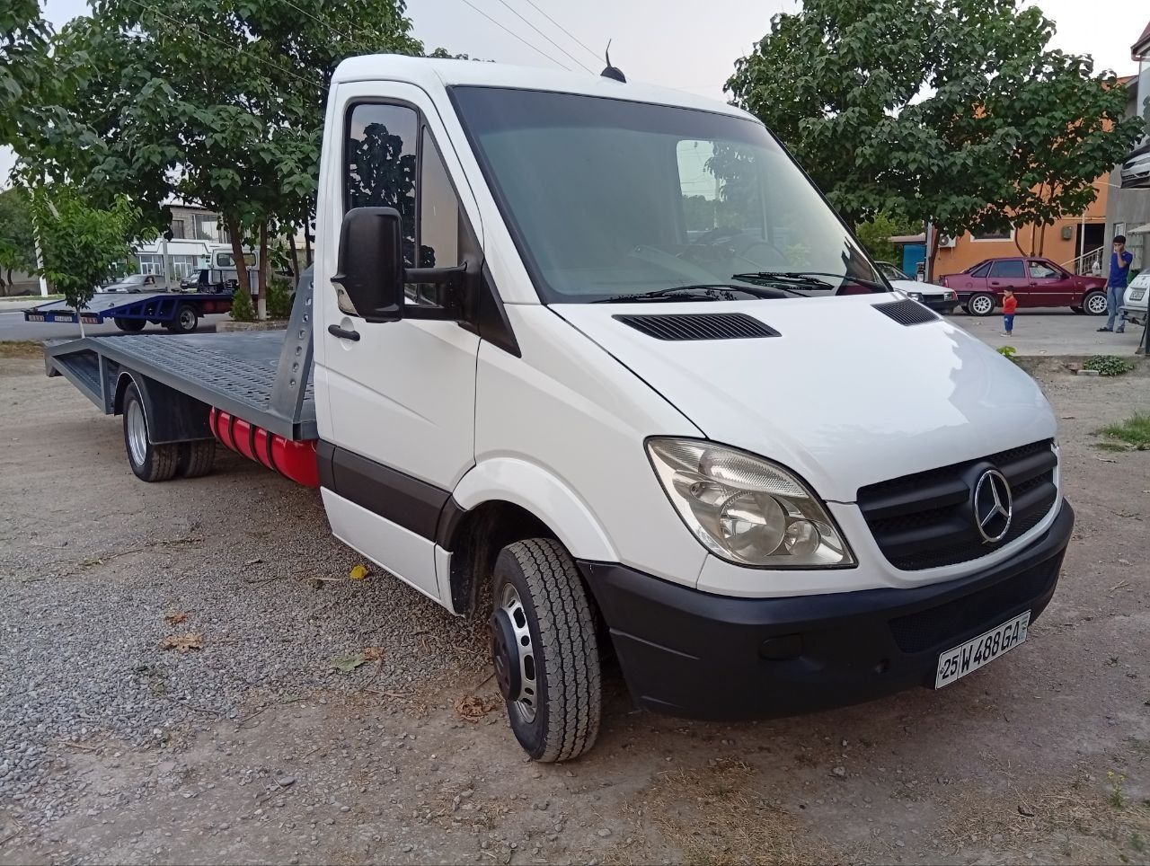 Evakuator mersedes sprinter Sotiladi Maxsus evakuator  2008 yil qow ba