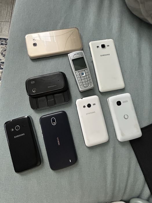 Lot telefone pentru piese