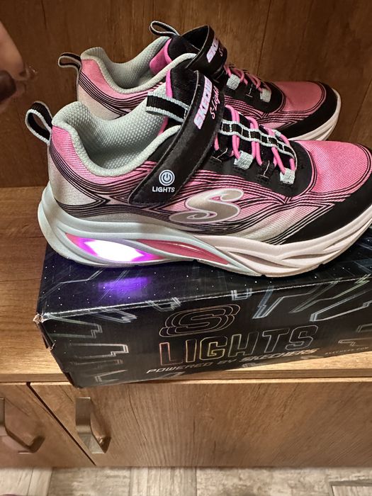 Маратонки Skechers за момиче