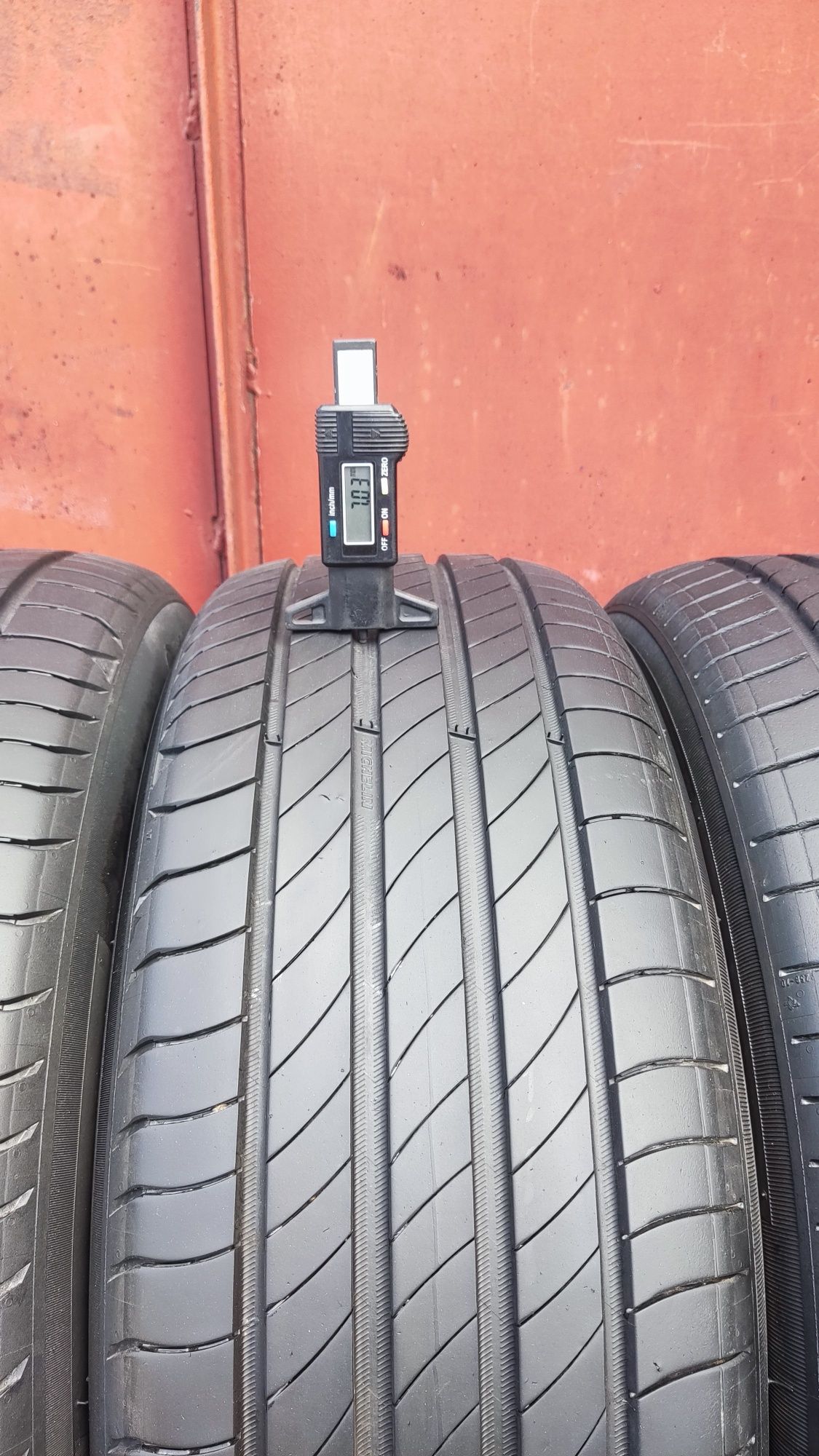 4бр. летни гуми 195/55/16 Michelin Primacy 4,S1
dot23
7mm
Много добро