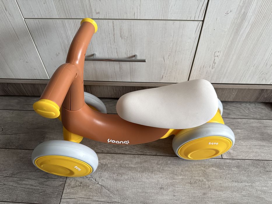 Продам детский беговел новый