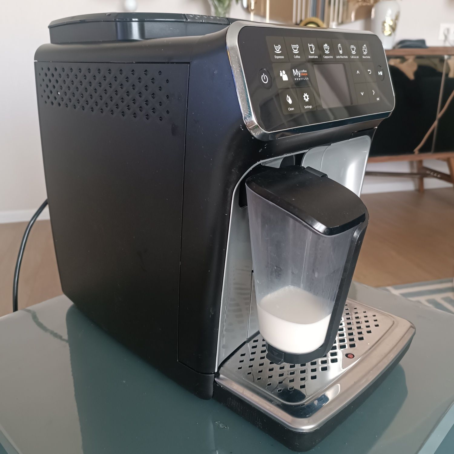 Кофемашина Philips LatteGo EP4346/70 Series 4300