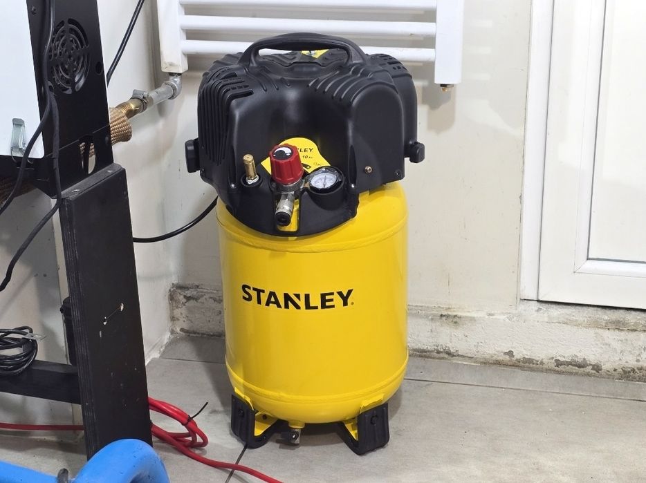Compresor aer STANLEY D200/10 24v, vertical ,24L, 1,5 cp, 10 bar