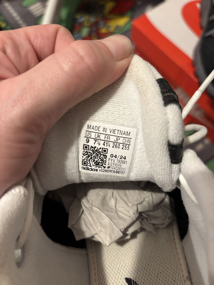 Обувки Adidas Astir