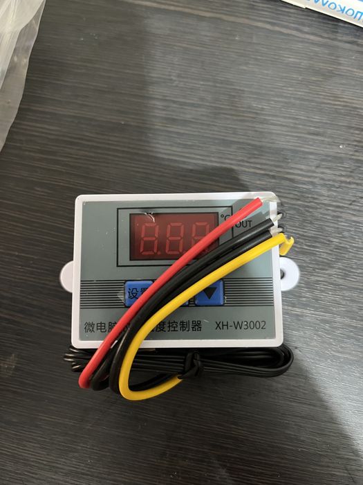 Продам термометр XH-W3002