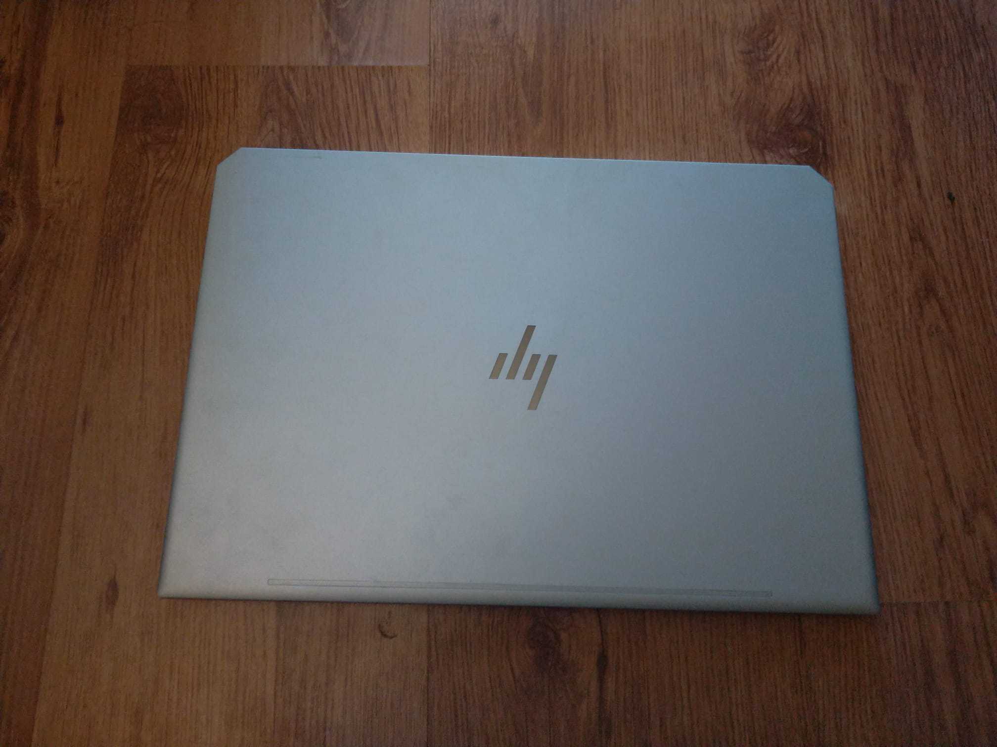 Elitebook 1050 G1  - defect