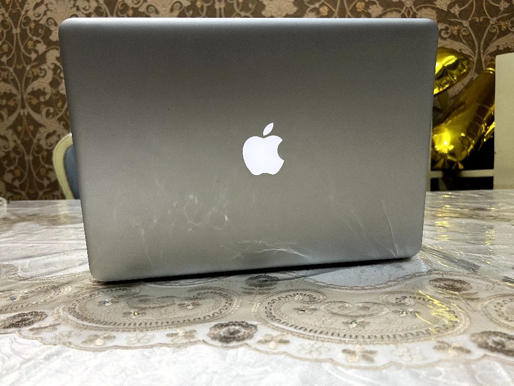 Macbook Pro 13inch. Mid 2012. Intel core I5. SSD512. Ozu 6Gb
