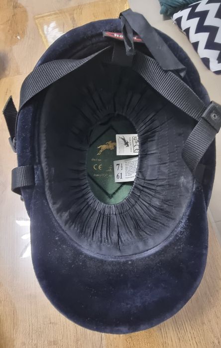 Дамски каски за езда