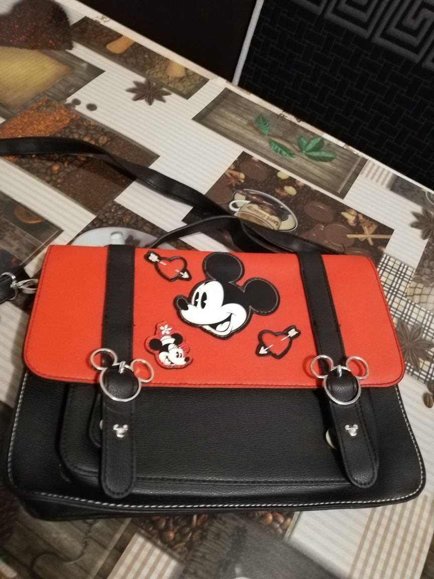 Vând poșetă (geantă) Mickey Mouse