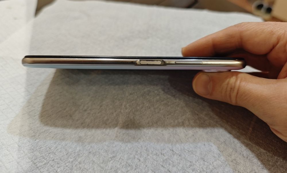 Смартфон Huawei P40 Lite