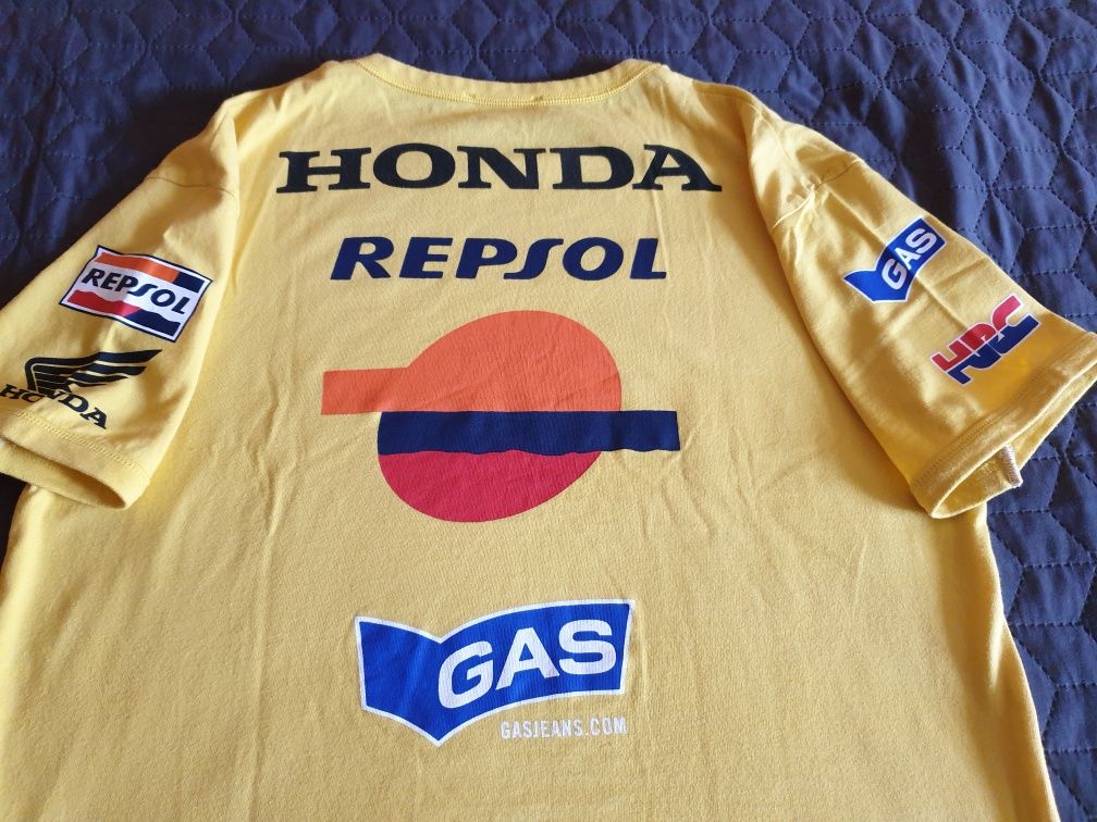 Tricou de barbati  -  80 lei.