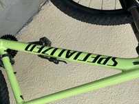 Vând bicicletă specialized