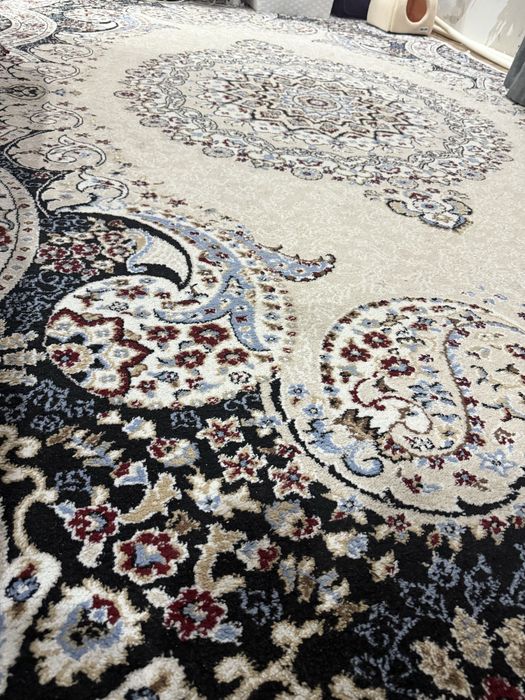 Продам ковёр 2,5 * 4