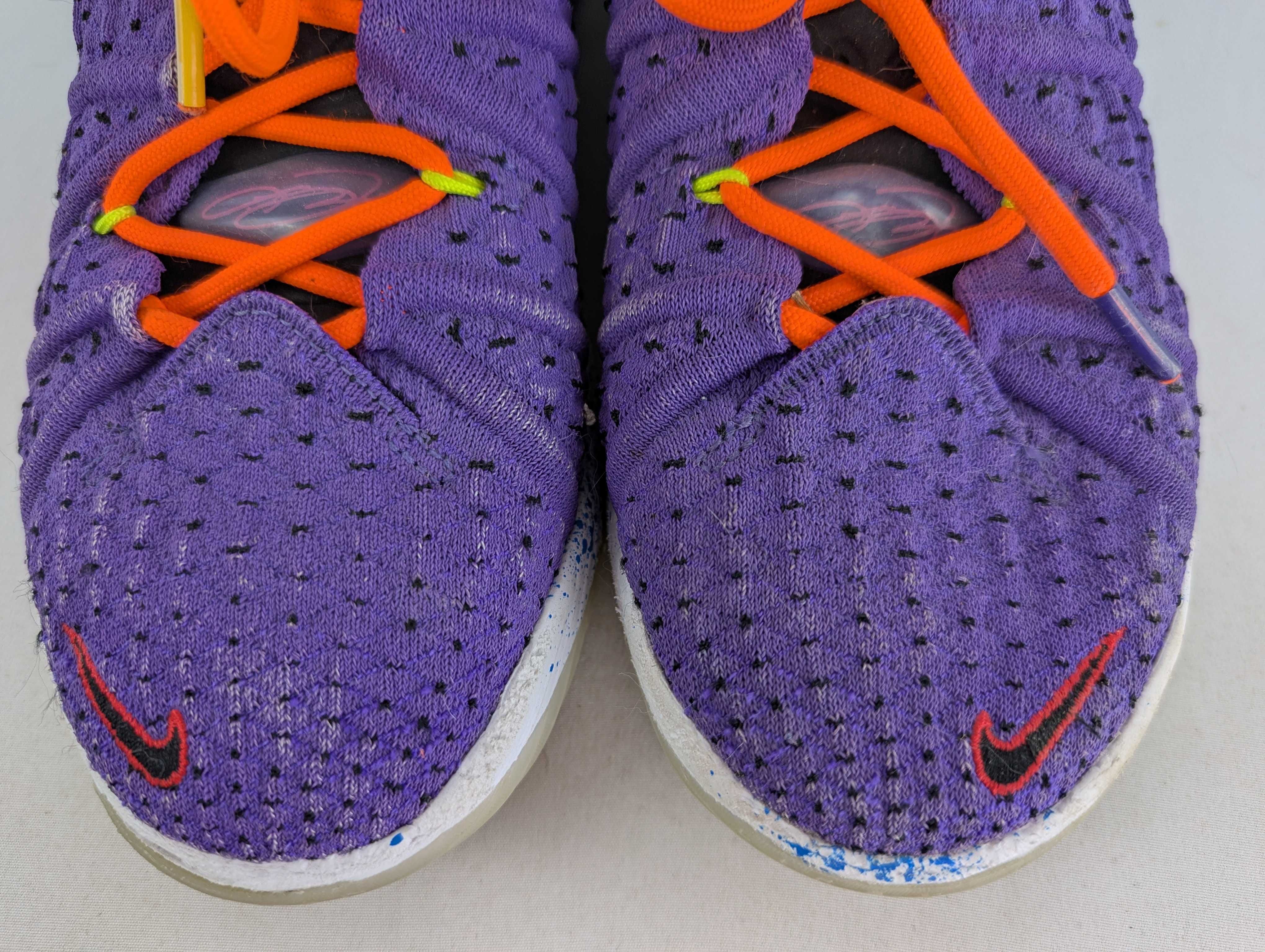 Мартатонки Nike LeBron 18